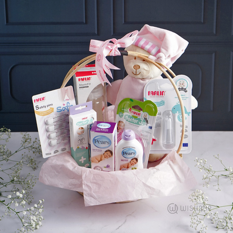 Gift hamper for clearance newborn baby girl