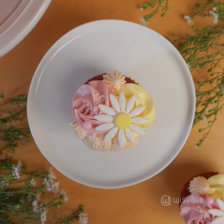 Daisy Red Velvet Single Cupcake