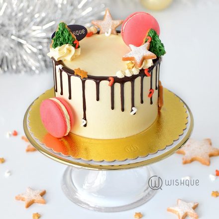 Very Merry Cookie-Wreath Mini Buttercream Ribbon Cake