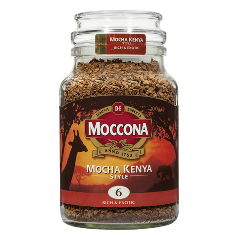 Кофе moccona. Moccona с клубникой. Маккона Шатура. Моккона героиня. Moccona для влюбленных в кофе.