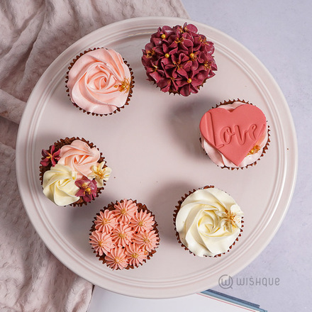 Hydrangea Blooms Chocolate Cupcake